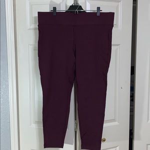 Size 2 NWT Torrid Burgundy Ponte Pixie Pants